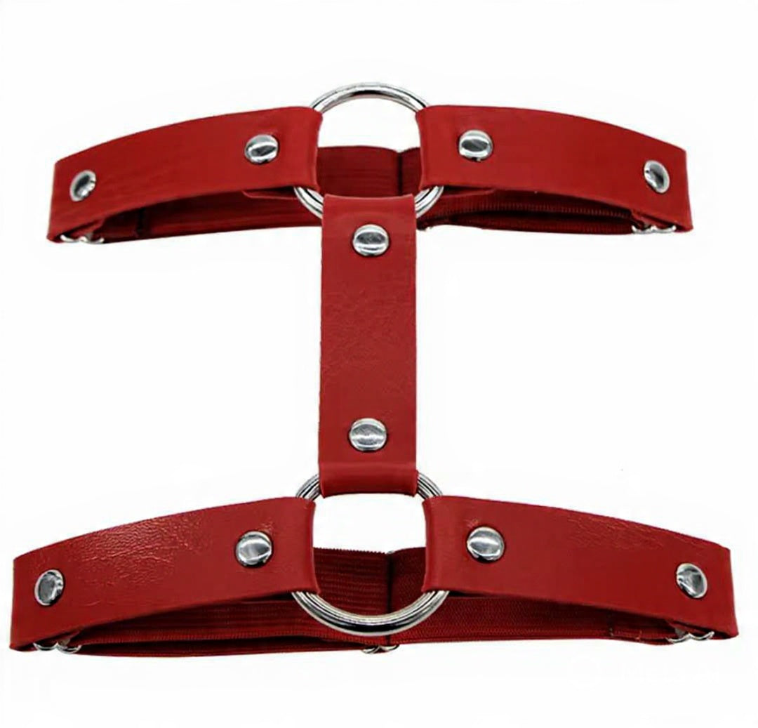 Elastic thigh strap with metal rings for one leg in red or black or pink