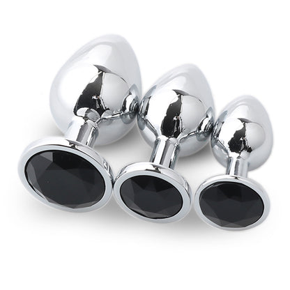 Choose from Small, Medium or Large butt plug based on your experience or comfort level. If you're a true butt play newcomer, it's always best to try the smallest size before working your way up. 